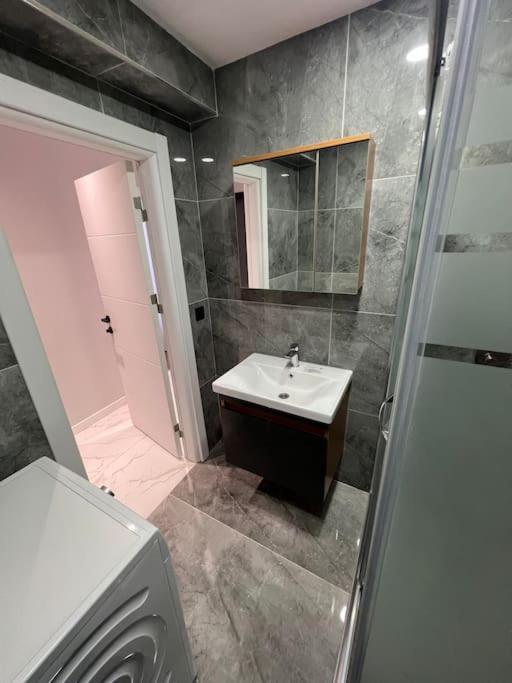 Zeytinburnu Merkezi Konumda, Sifir Daire & Esyalar Apartment Istanbul Exterior foto