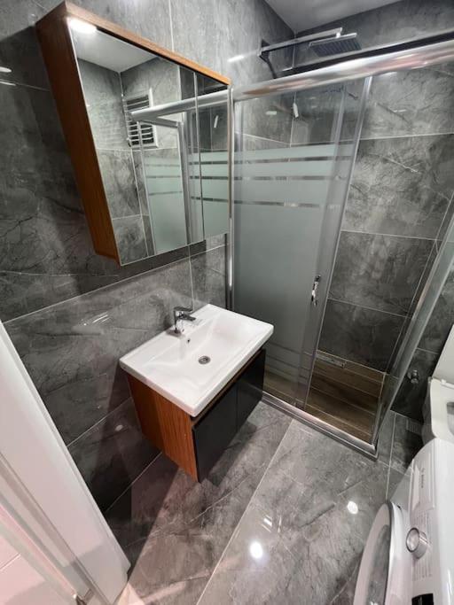Zeytinburnu Merkezi Konumda, Sifir Daire & Esyalar Apartment Istanbul Exterior foto